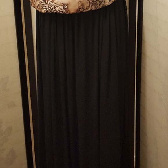 Black Plus size Maxi Skirt - Picture 1 of 3